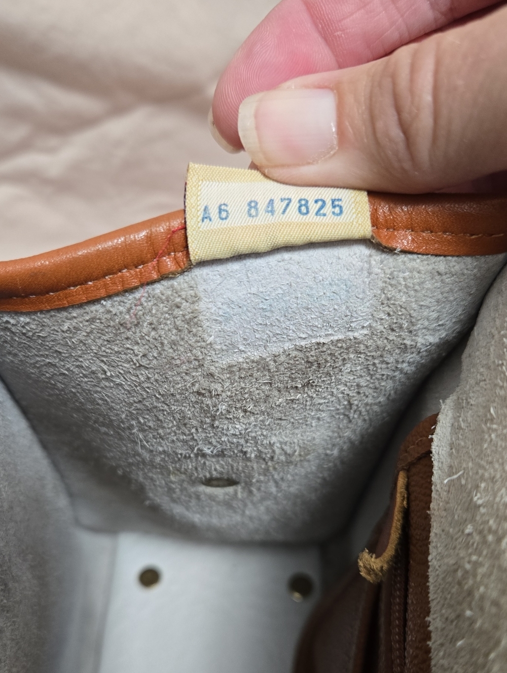 White and Tan Leather Dooney And Bourke Crossbody All Weather Leather Bag - Picture 10 of 11